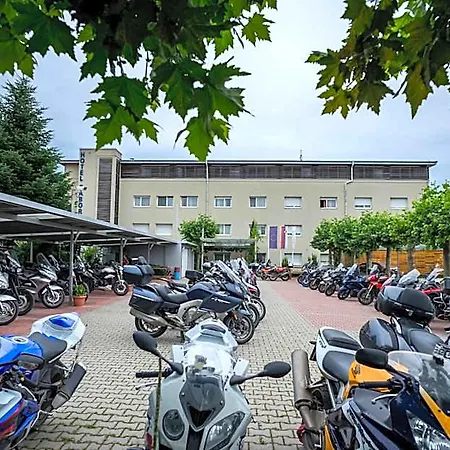 Tabor Hotel
