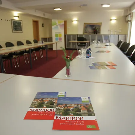 Ξενοδοχείο Tabor