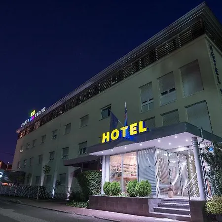 Tabor Hotel 3*